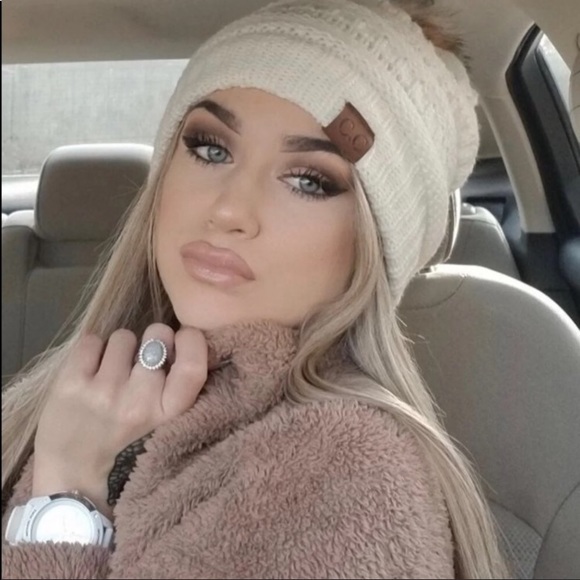 2 CC POM STYLE BEANIES - Picture 10 of 12